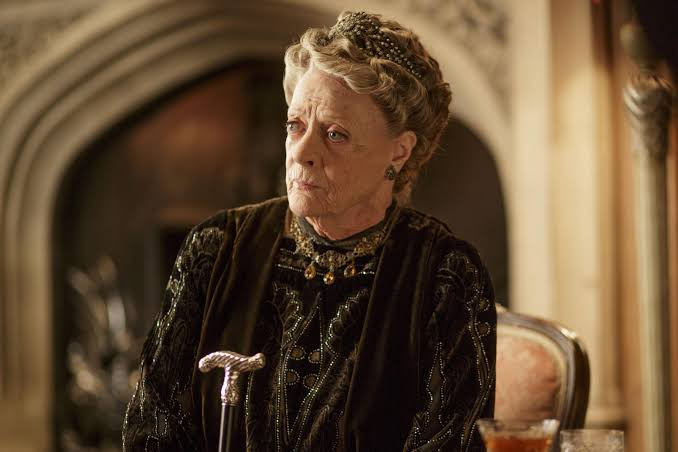 Maggie Smith Down Town Abbey 